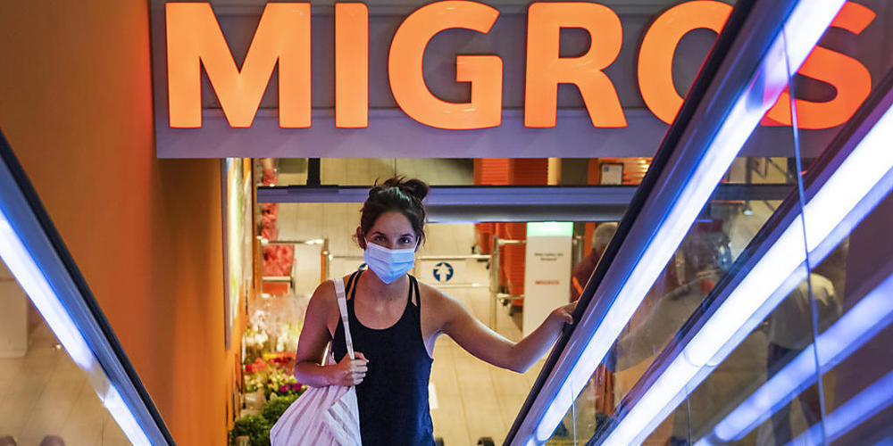 In der Migros gibt's künftig Versicherungen der Vaudoise - wenn auch nicht in den Filialen, sondern nur auf digitalen Kanälen. (Archivbild)