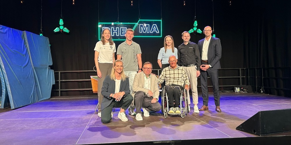 A Wink and a Wish: Could Roger Federer Join the Sports Dialogue? Maybe Someday…