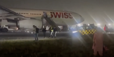 Nach dem Startabbruch wurde der A330 über Notrutschen evakuiert