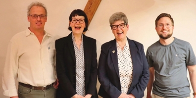 Der Vorstand des Museumsvereins Weesen (v.l.n.r.): Hans Hehli, Manuela Benz, Rita Leuenberger & Andreas Bühler. Auf dem Bild fehlen Bettina Moser-Huber (Delegierte Politische Gemeinde) und der Delegierte der Ortsgemeinde.