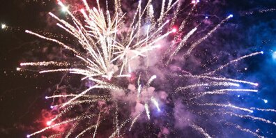 Leise Funken statt lauter Knall: Ab November 2026 ist lärmendes Feuerwerk in Rafz Geschichte.