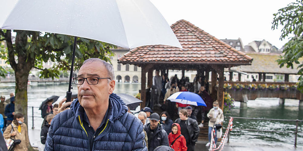 Prekäre Lage: Bundespräsident Guy Parmelin am Donnerstag in Luzern.