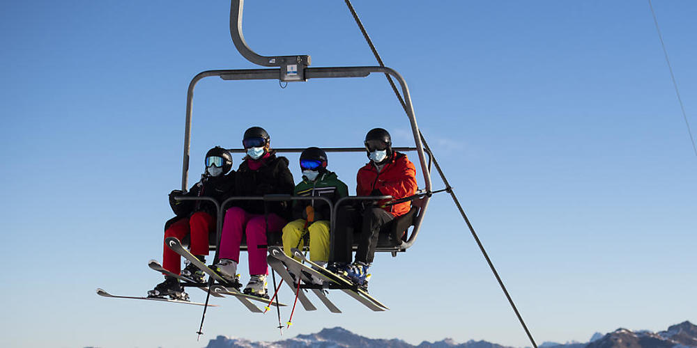 Keine Schliesstage im Winter und ein guter Sommerbetrieb haben die Arosa Bergbahnen AG vor einem noch schlechteren Geschäftsabschluss bewahrt.