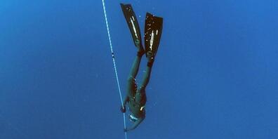 Am Seil entlang auf siebzig Meter Tiefe - ohne Sauerstoffflaschen
