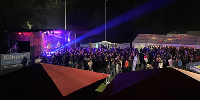 Mehrere hundert Party-People besuchten das «Rock am Fels»