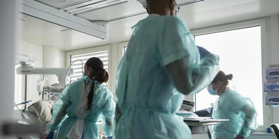 Der Antikörper-Cocktail von Roche und Regeneron zur Behandlung von Covid-Patienten hat nun erstmals die Zulassung einer Heilmittelbehörde erhalten. (Symbolbild)