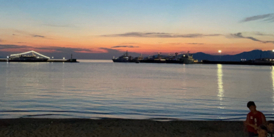 Vreni L: Ein paar ruhige Stunden am  Hafen von Mykonos geniessen