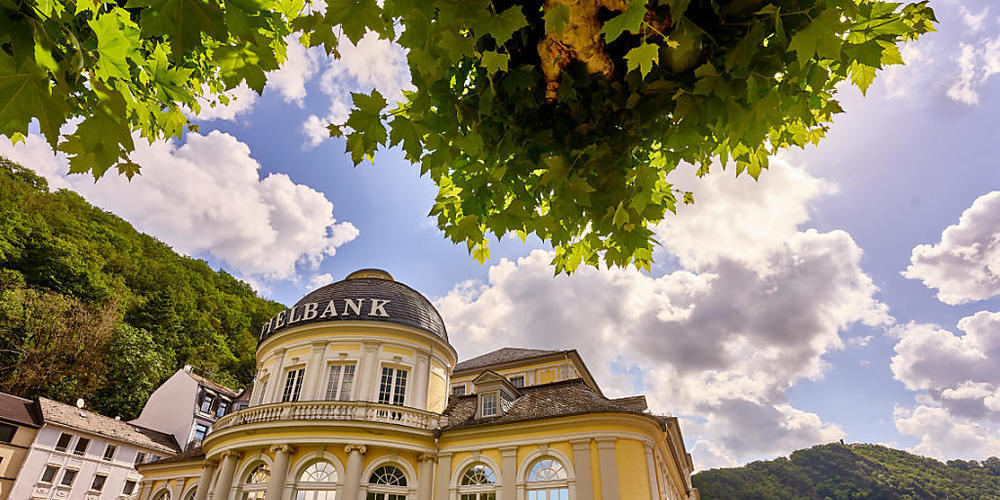 ARCHIV - Das Spielcasino liegt im Kurpark von Bad Ems. Die Unesco zeichnete den Kurort zusammen mit Baden-Baden und Bad Kissingen sowie acht weiteren europäischen Kurorten als «Große Bäder Europas» als Welterbe aus. Foto: Thomas Frey/dpa