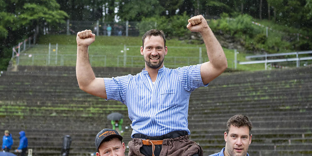 Kilian Wenger in seiner liebsten Pose