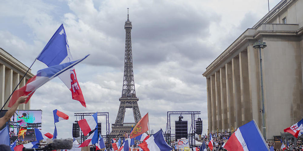 Protest in Paris gegen die Impfpflicht. Foto: Rafael Yaghobzadeh/AP/dpa