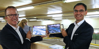 Landeshauptmann Markus Wallner und Landesrat Christian Gantnher in der Rhesi-Versuchshalle in Dornbirn