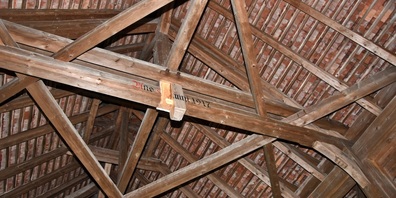 An der Aabachbrücke entstand Sachschaden von rund 6'000 Franken.