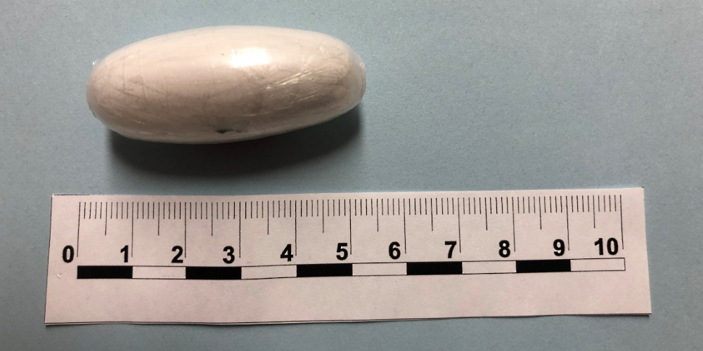 So sieht ein Drogenkokon aus, welches Drogenkuriere schlucken.