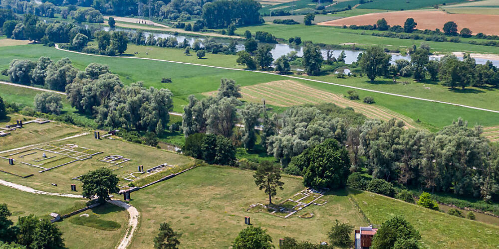 ARCHIV - Das Römerkastell Abusina an der Donau. Foto: Armin Weigel/dpa