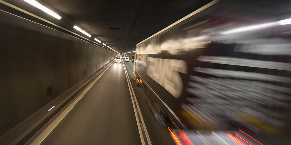 Wer durch den Gotthardstrassentunnel fahren wollte, musste sich in Geduld üben. (Archivbild)