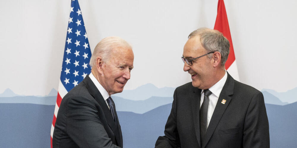 US-Präsident Joe Biden (links) gratuliert der Schweiz herzlich zum Nationalfeiertag. Bundespräsident Guy Parmelin hat ein entsprechendes Schreiben von der US-Botschaft in Bern erhalten. (Archivbild)