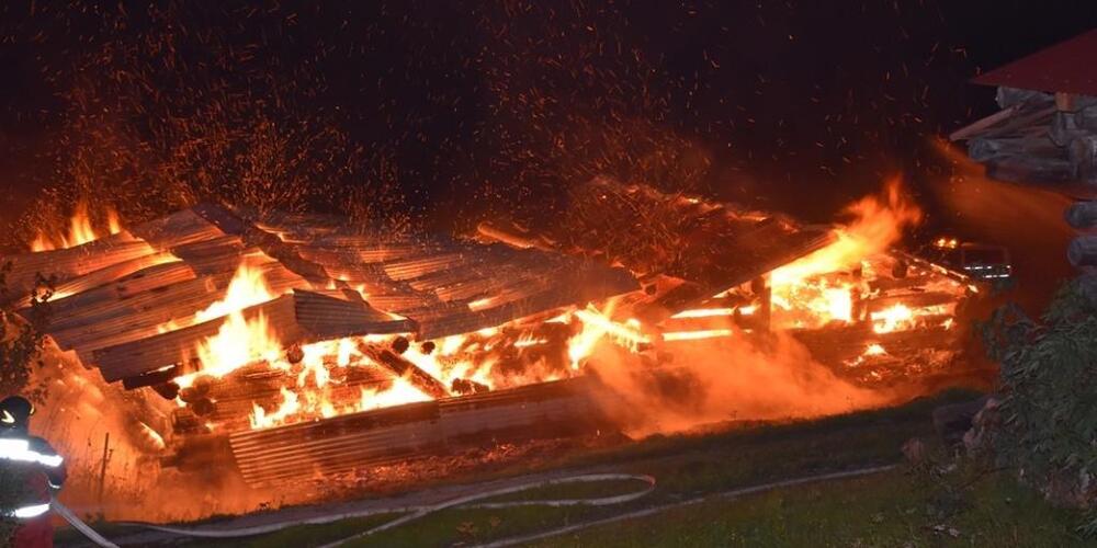 Die abgebrannten Ställe in St. Antönien GR wurden als Lagerräume genutzt.