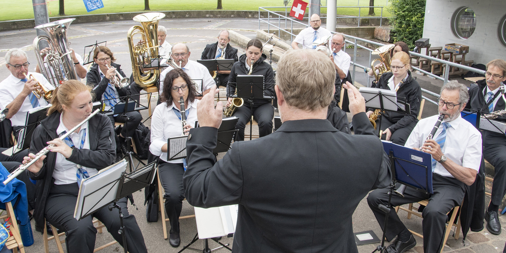 An der 1.-August-Feier in Neunkirch stimmte die Musikgemeinschaft Unterklettgau neben diversen klassischen Stücken, auch die Schweizer Nationalhymne an, bei der die Gäste beherzt mitsangen.