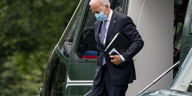 US-Präsident Joe Biden als er im Weißen Haus eintrifft. Mit rund einem Monat Verspätung haben die USA das von Biden ausgerufene Impfziel erreicht. Mit Stand Montag haben laut Daten der Gesundheitsbehörde CDC 70 Prozent aller Erwachsenen mindestens...