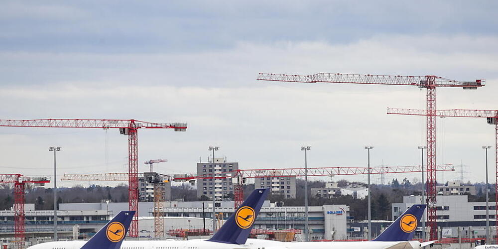 Der Flughafenbetreiber Fraport profitiert von einem hohen Zustupf der öffentlichen Hand. (Archivbild)