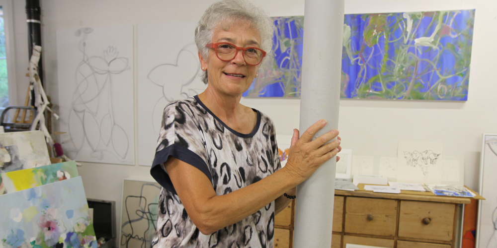 Erna Lang in ihrem Atelier in Schachen bei Reute
