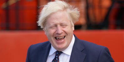 Premier Boris Johnson zeigt sich bei einem Besuch in Schottland gut gelaunt. Foto: Jane Barlow/PA Wire/dpa