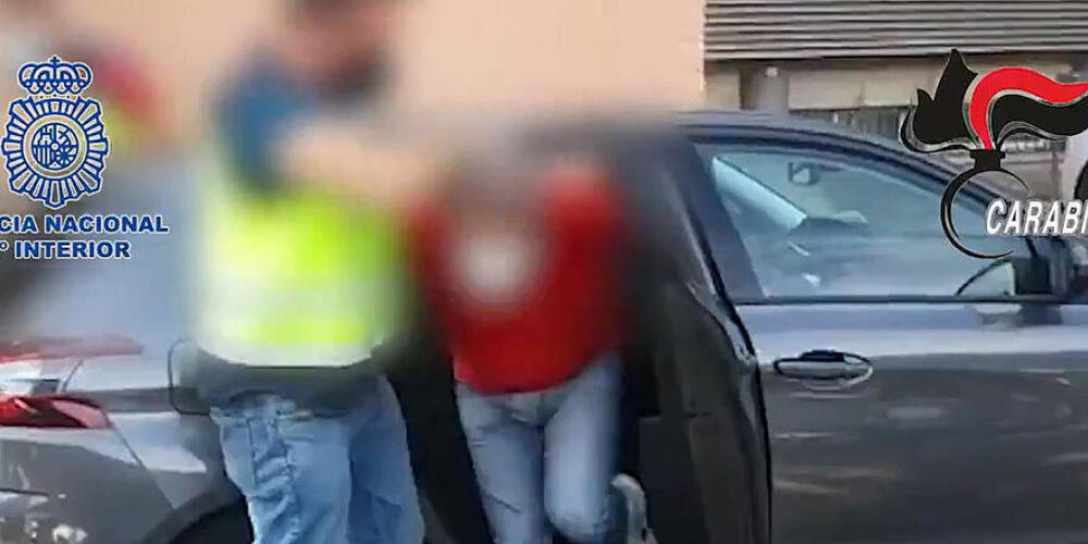 HANDOUT - Das Standbild aus einem von der spanischen Nationalpolizei zur Verfügung gestellten Video zeigt den Mafiosi nach seiner Festnahme in Madrid. Foto: Policia Nacional/dpa - ACHTUNG: Nur zur redaktionellen Verwendung im Zusammenhang mit der ...