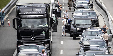 Einmal mehr sorgte der Reiseverkehr auf der Autobahn A2 vor dem Gotthard für lange Wartezeiten. (Archivbild)