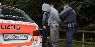 Die St. Galler Kantonspolizei hat einen 26-jährigen Mann nach eine Auseinandersetzung in Buchs SG festgenommen. Bei dem Streit ist ein 59-jähriger Mann gestürzt und verstorben. (Symbolbild)