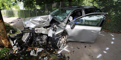 Unfallfahrzeug von vorne