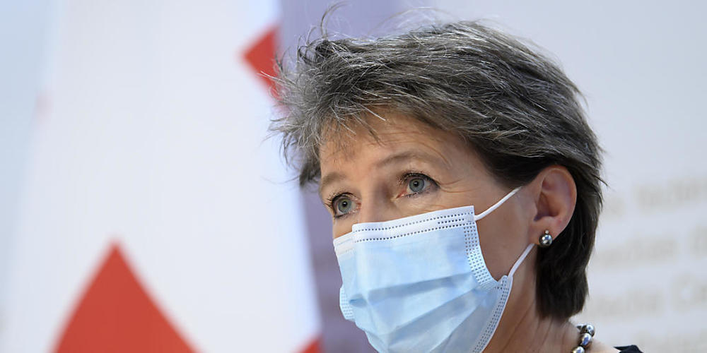 Umweltministerin Simonetta Sommaruga bestätigt das Netto-Null-Ziel des Bundesrats bis 2050. (Archivbild)