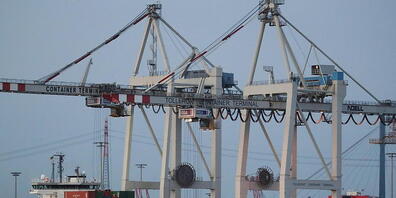 Reederei Hapag-Lloyd sieht noch keine Entspannung bei knappen Transportkapazitäten (Symbolbild)