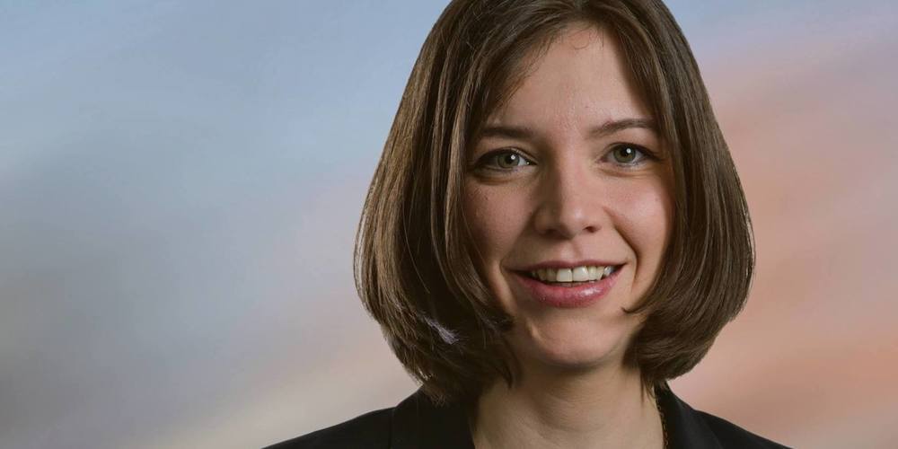 Bettina Surber (SP-Fraktionspräsidentin): Unser Kanton muss sich angesichts der massiv steigenden Prämien im kommenden Jahr an der Obergrenze orientieren. St.Gallen soll seinen Spielraum voll ausschöpfen. Wir fordern von der Regierung, dass sie jetzt, vor diesem für viele Menschen und Familien schwierigen Winter, alle Hebel in Bewegung setzt und für mehr soziale Sicherheit sorgt.“ 