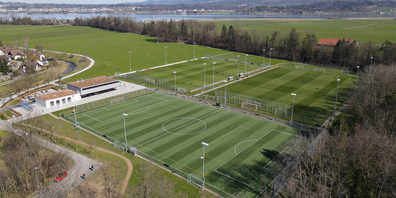 Blick auf den Sportplatz Peterswinkel in Lachen
