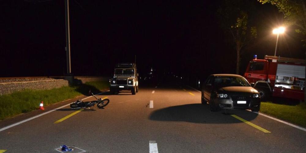 Bei einem Verkehrsunfall in Waldstatt AR ist am Freitagabend eine jugendlich Mofalenkerin verletzt worden.