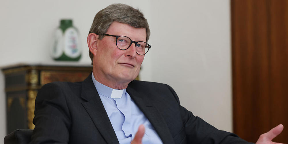 Kardinal Rainer Maria Woelki, Erzbischof von Köln, spricht während eines Interviews im Erzbischöflichen Haus. Foto: Oliver Berg/dpa
