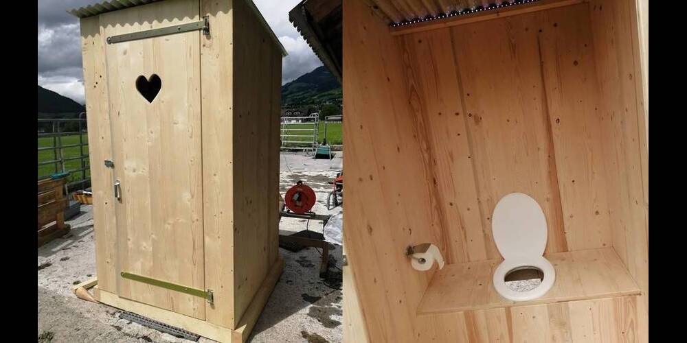 In einem Toilettenhäuschen geht es am 4. September um die Wurst. (Symbolbild)