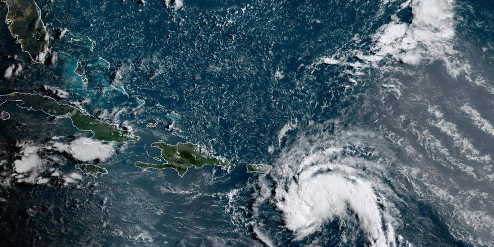 HANDOUT - Das Nationale Hurrikan-Zentrum gab eine Tropensturm-Warnung für die US-Jungferninseln und Puerto Rico heraus, wo die Meteorologen erwarteten, dass sich der potenzielle Wirbelsturm am Dienstag zum sechsten benannten Sturm, Fred, der atlan...