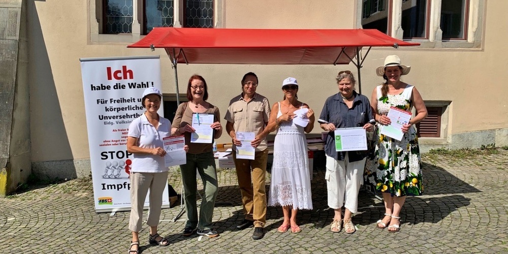Das Team der Verfassungsfreunde Rapperswil und See Gaster war fleissig am Unterschriften sammeln.