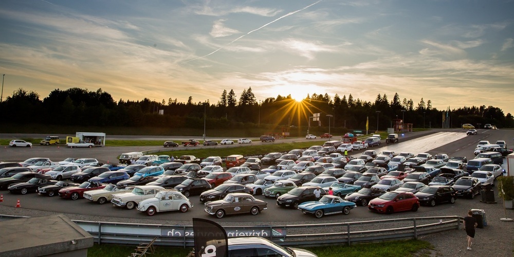 Tauchen Sie ein in die sechziger Jahre und lassen Sie sich von diesem Ambiente mitreissen.