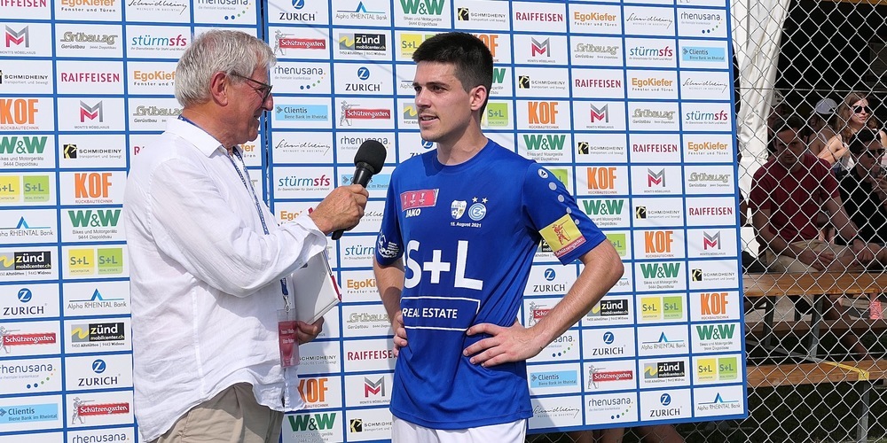 Vor einigen Wochen noch beim Interview mit Victor Rohner,  jetzt mit Fussknöchelbruch ausser Gefecht