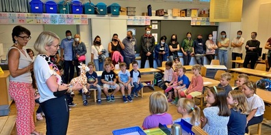 Lehrpersonen, Kinder und Eltern im Schulhaus Hanfländer erlebten einen erfolgreichen 1. Schultag.