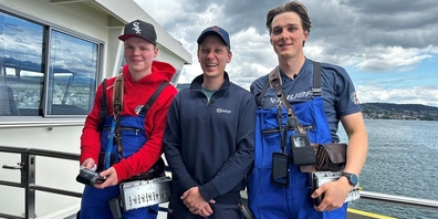 Daniil Ustinkov und Benjamin Quinn auf der Zürichsee-Fähre.