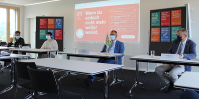 Dino Michele Zanchelli, Bereichsleiter Pflege der Kinder- und Jugendpsychiatrie der Cliena Littenheid, Félicie Haueter, Leiterin Abklärungszentrum AAZ der Spital Thurgau AG, Gesundheitsdirektor Urs Martin und Beat Brüllmann, Chef Amt für Volksschule Thurgau informierten über den Bedarf einer Helpline.