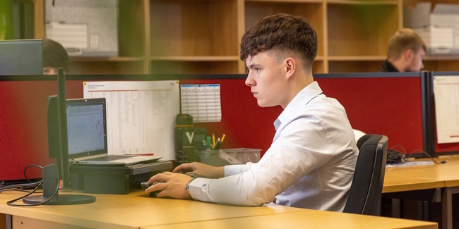 Die Ausbildung als Kaufmann/Kauffrau zählt zu den am häufigsten gewählten Berufen der diesjährigen Gommiswalder Schulabgänger/innen. (Symbolbild)