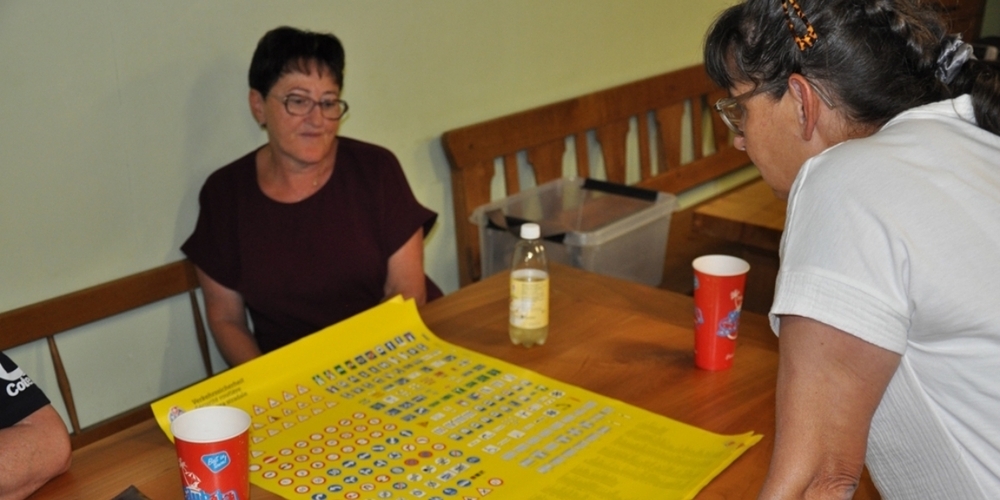 Verkehrszeichen-Repetition für Fahrer/innen von Nez Rouge Linth-Glarus.