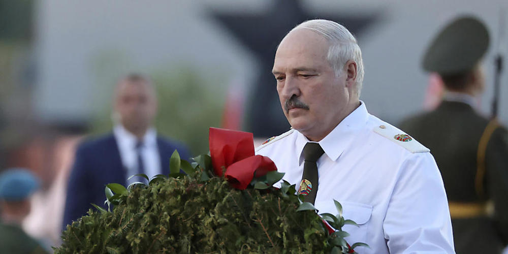 Alexander Lukaschenko, Präsident von Belarus, nimmt an einer Zeremonie zum 80. Jahrestag des Überfalls auf die Sowjetunion teil. Foto: Maxim Guchek/Pool BelTa/AP/dpa