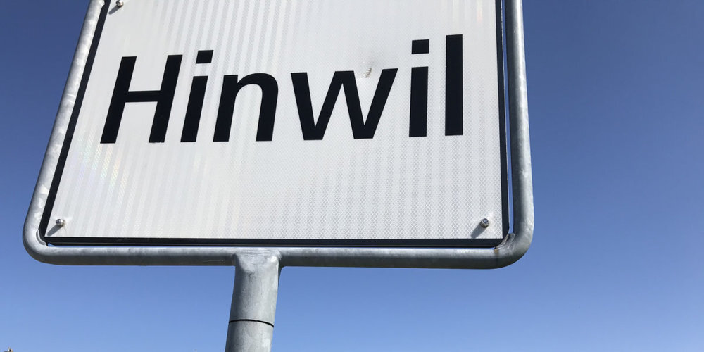 Mit einem interaktiven Politquiz setzt Hinwil ein Zeichen für gelebte Demokratie und lädt die Bevölkerung zur Teilnahme ein.
