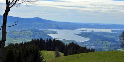 Nach zweijähriger Ausbildungszeit unter René Gadient wirbeln die TrommlerInnen durch drei Eschenbacher Dörfer.