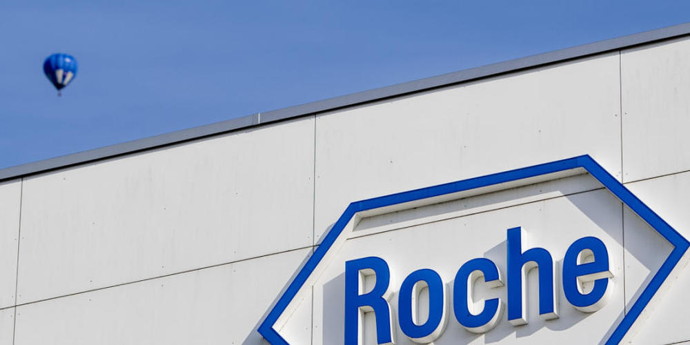 Die Lohnschere bleibt laut einer Studie der Gewerkschaft Unia auf hohem Niveau weit offen. Den grössten Unterschied gab es 2020 demnach beim Pharmakonzern Roche. (Symbolbild)